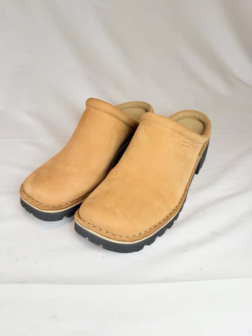 Y2K Boho Quiet Luxury Esprit Tan Suede Clogs Mules Size 6M